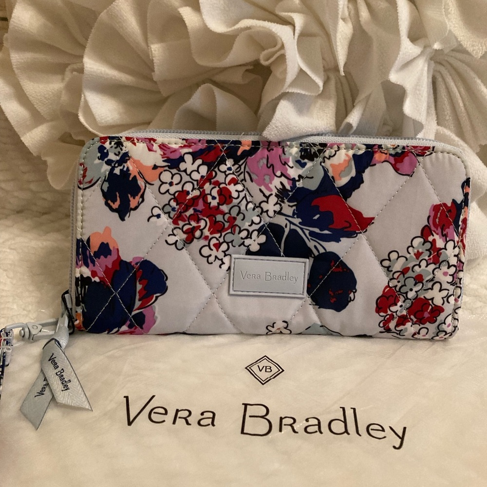 Vera Bradley Accordion Wristlet - New